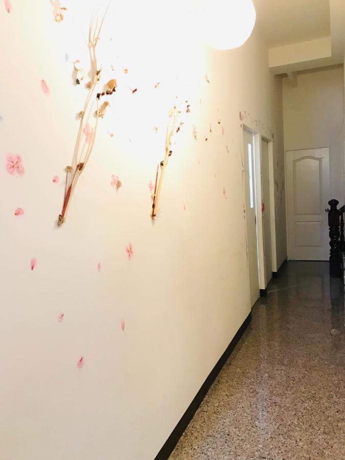טאינאן 花園夜市易民宿 מראה חיצוני תמונה